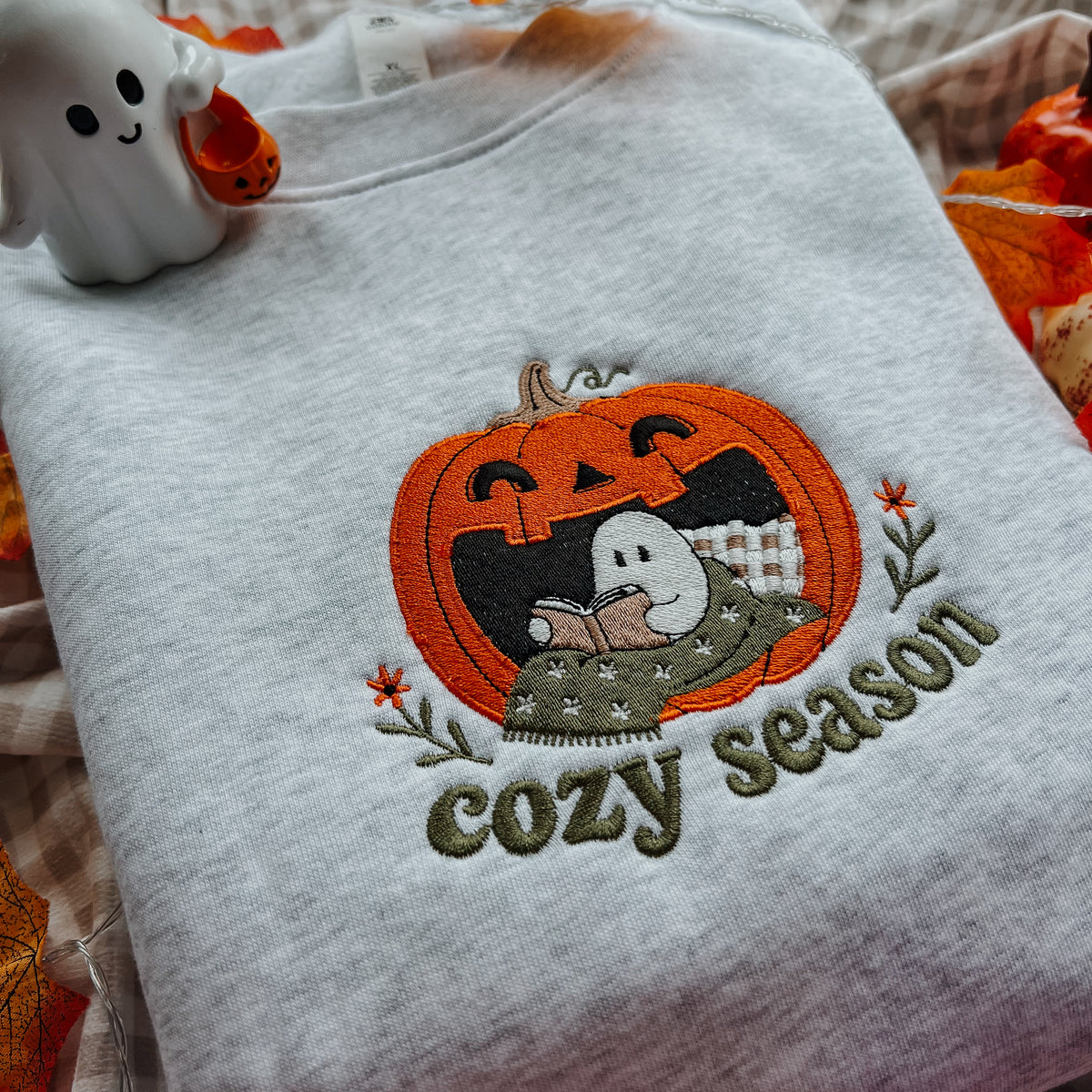 Cozy Season Reading Ghost Embroidered Crew