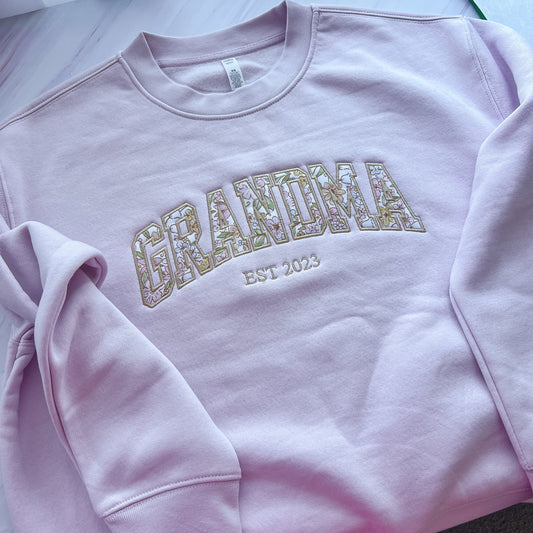 GRANDMA EST Applique Crew