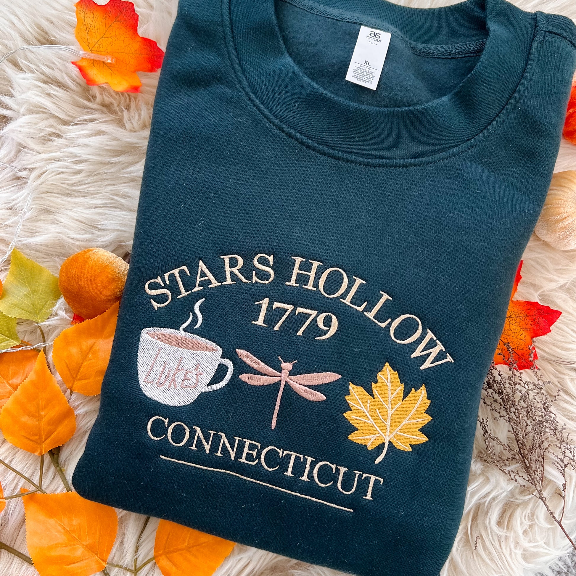 Stars hollow connecticut embroidered sweatshirt for gilmore girls fans